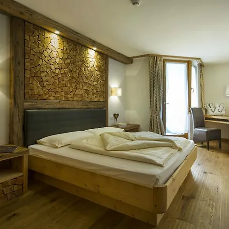 Cristallo - Wellness Mountain Living Badia (South Tyrol)