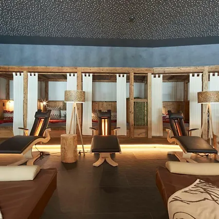 Hotell Cristallo - Wellness Mountain Living 4*